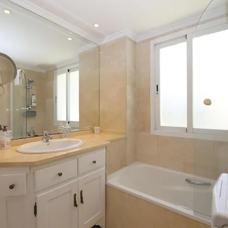 Port Aguila * Эстепона