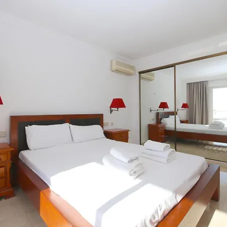 Port Aguila Apartman *